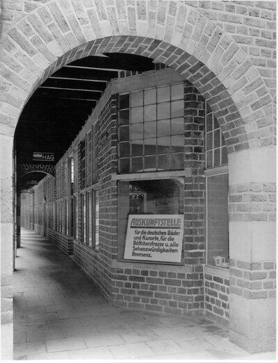 HAG-Haus vor 1944, außen, Arkaden nS