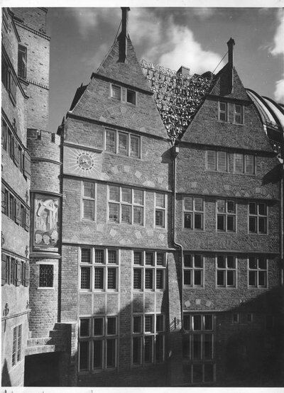 Haus des Glockenspiels vor 1944, Fassade