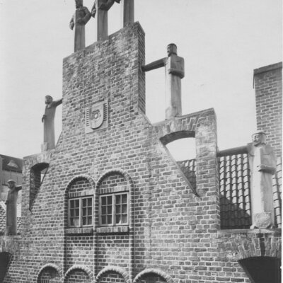 HAG-Haus mit Sieben-Faulen-Giebel oben vNW um 1928