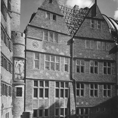 Haus des Glockenspiels vor 1944, Fassade